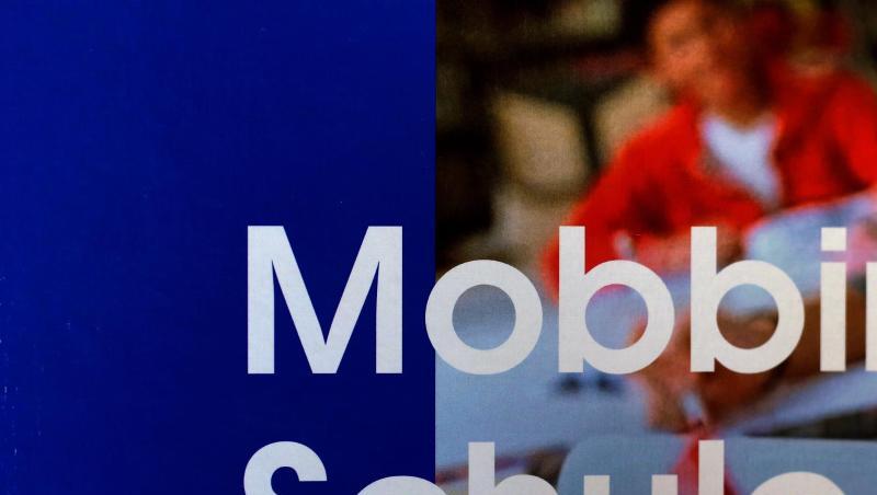 Detailaufnahme einer Broschüre des neuen Anti-Mobbing-Programms "Gemeinsam Klasse sein". Foto: Ronny Hartmann/zb/dpa/Archivbild Detailaufnahme einer Broschüre des neuen Anti-Mobbing-Programms "Gemeinsam Klasse sein". Foto: Ronny Hartmann/zb/dpa/Archivbild