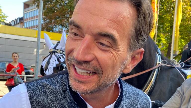Florian Silbereisen vor dem Einzug der Wiesnwirte. Florian Silbereisen vor dem Einzug der Wiesnwirte.