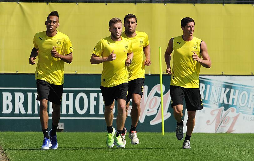 Lewandowski ist zurück im Dortmund Training. Am Sonntag hat der polnische Stürmer die Vorbereitung auf die neue Saison begonnen.