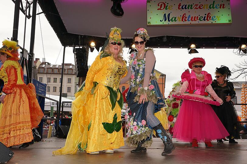 Mit dem "Tanz der Marktweiber" am Viktualienmarkt wird traditionell die narrische Zeit in München beendet.