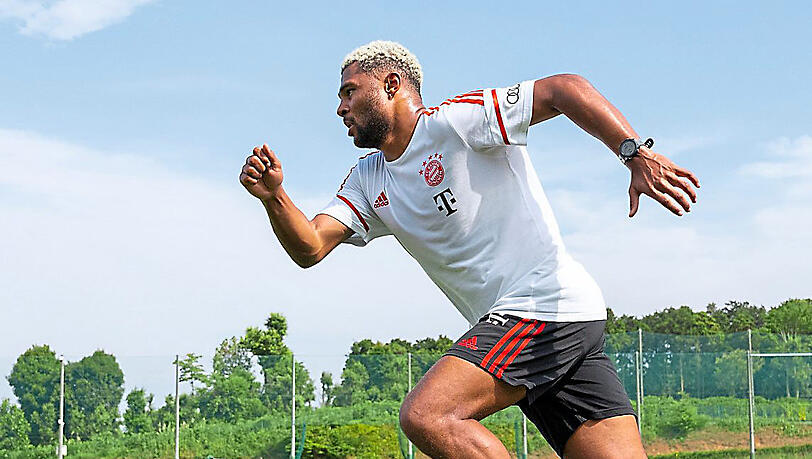 Bei seinem Japan-Trip lässt es sich Serge Gnabry gut gehen, schuftet aber auch für die neue Saison. Bei seinem Japan-Trip lässt es sich Serge Gnabry gut gehen, schuftet aber auch für die neue Saison.
