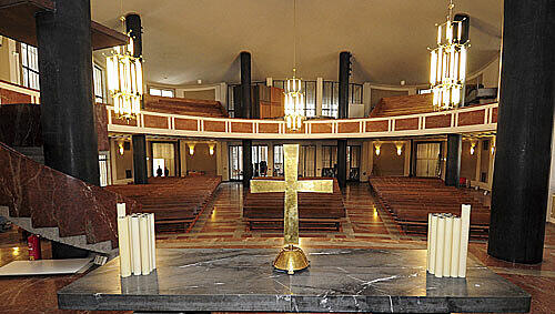 Mit Gottesdiensten erinnern die Christen in Bayern in den kommenden Tagen an das Sterben und an die Auferstehung Jesu. Mit Gottesdiensten erinnern die Christen in Bayern in den kommenden Tagen an das Sterben und an die Auferstehung Jesu.