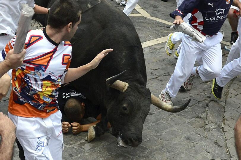 Stierhatz brutal: Aktuelle Bilder aus Pamplona.