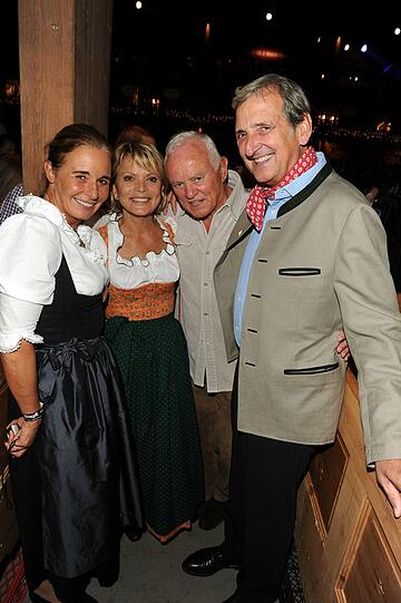 Cathrin und Werner Baldessarini mit Uschi Glas und Ehemann Dieter Herrmann