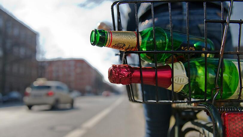 Für Radler gibt es nämlich keinen sogenannten Gefahrengrenzwert. Das soll sich jetzt ändern. Für Radler gibt es nämlich keinen sogenannten Gefahrengrenzwert. Das soll sich jetzt ändern.