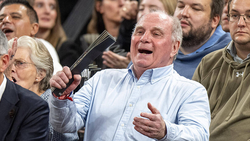 Stolz wie Bolle: FC-Bayern-Ehrenpräsident Uli Hoeneß bei der Eröffnung des SAP Garden.