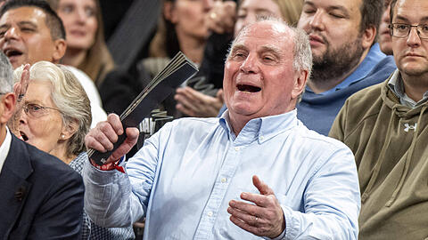 Stolz wie Bolle: FC-Bayern-Ehrenpräsident Uli Hoeneß bei der Eröffnung des SAP Garden.