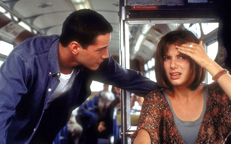 1994 der große Paukenschlag: Mit "Speed" war Sandra Bullock damals an der Seite von Keanu Reeves in einem der Blockbuster des Jahres zu sehen. Für beide Schauspieler bedeutete der Klassiker der endgültige Durchbruch. 1994 der große Paukenschlag: Mit "Speed" war Sandra Bullock damals an der Seite von Keanu Reeves in einem der Blockbuster des Jahres zu sehen. Für beide Schauspieler bedeutete der Klassiker der endgültige Durchbruch.