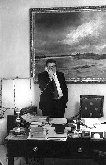 &bdquo;Haben Sie überhaupt Abitur?&ldquo; Franz Josef Strauß bei einem Telefonat in der Staatskanzlei; die Aufnahme ist im Jahr 1979 entstanden.