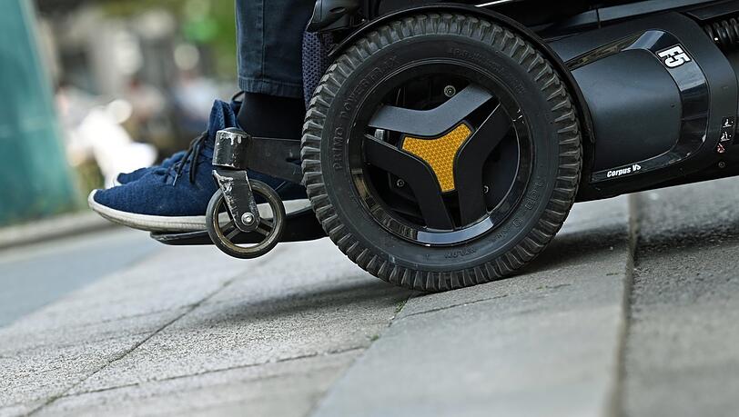 Insbesondere E-Rollstuhlfahrer haben Probleme. Insbesondere E-Rollstuhlfahrer haben Probleme.