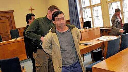 Bekam gestern vom Landgericht für seine widerlichen sexuellen Übergriffe vier Jahre und vier Monate Haft: Goran A. Bekam gestern vom Landgericht für seine widerlichen sexuellen Übergriffe vier Jahre und vier Monate Haft: Goran A.
