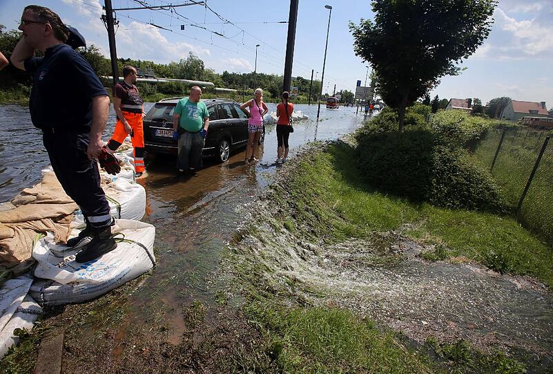 Hochwasser-Anschlag in Magdeburg: Angst vor der Elbe-Flutwelle: Menschen bangen weiter - Panorama - Abendzeitung München