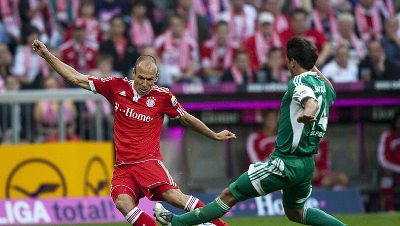 Perfektes Debüt: Bei seinem ersten Bayern-Spiel gegen Wolfsburg im Jahr 2009 gelingen Robben zwei Treffer. Perfektes Debüt: Bei seinem ersten Bayern-Spiel gegen Wolfsburg im Jahr 2009 gelingen Robben zwei Treffer.