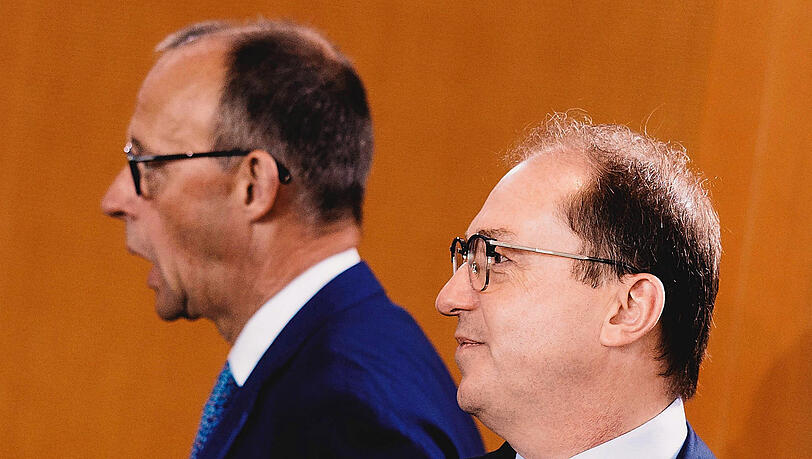 Ihre Parteien sind derzeit nicht auf einer Wellenlänge: Bundesinnenminister Alexander Dobrindt (CSU, r.) und CDU-Chef Friedrich Merz.