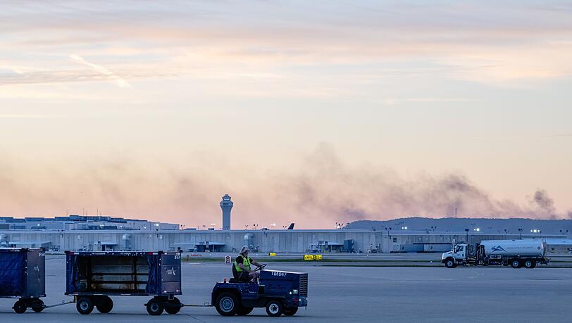 Die Zahl der Opfer nach dem Flugzeugabsturz steigt weiter. Die Zahl der Opfer nach dem Flugzeugabsturz steigt weiter.