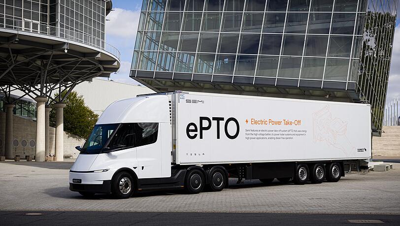 Der E-Lastwagen von Tesla soll ab 2027 auch auf europäischen Straßen unterwegs sein. Der E-Lastwagen von Tesla soll ab 2027 auch auf europäischen Straßen unterwegs sein.