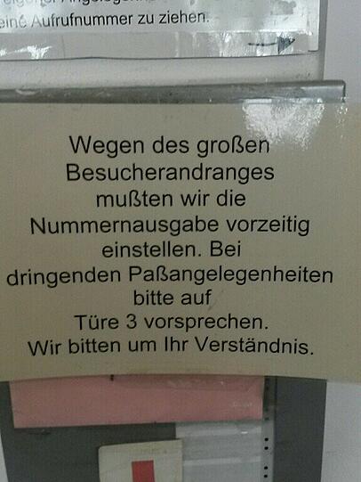 Nichts geht mehr:Vor allem dienstagnachmittags sind die Bürgerbüros überlastet.