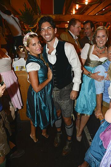 Sylvie Meis und ihr neuer Freund Samuel Deutsch im Schützenzelt.