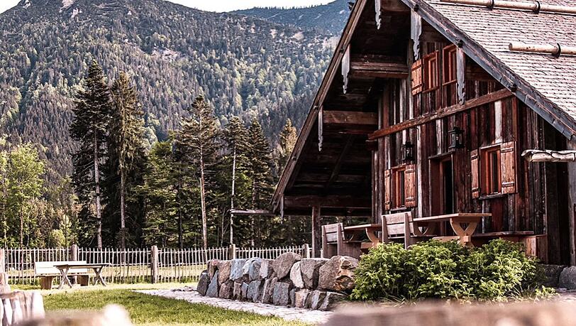 Die Saurüsselalm machte schon mehrfach Schlagzeilen – wegen Luxussausen. Bayern-Keeper Manuel Neuer stieß hier im Sommer an.