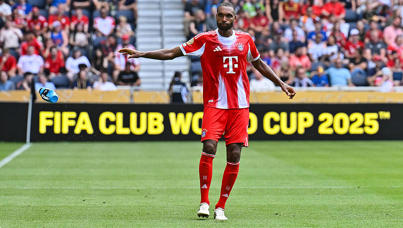 Erstmals im Bayern-Trikot auf dem Rasen: Neuzugang Jonathan Tah. Erstmals im Bayern-Trikot auf dem Rasen: Neuzugang Jonathan Tah.