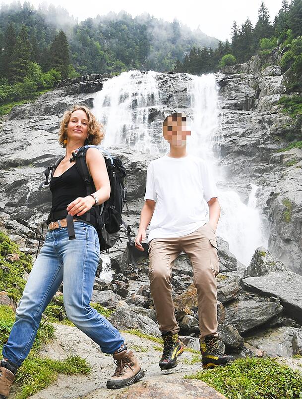 Lara Joy Körner mit ihrem Sohn Remo bei einer Wanderung im Stubaital im Sommer 2020. Lara Joy Körner mit ihrem Sohn Remo bei einer Wanderung im Stubaital im Sommer 2020.