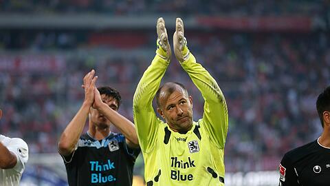 GABOR KIRALY: Seit 2009 bei den Löwen, praktisch jedes Jahr wurde sein Gehalt reduziert. Sein Leistungsvermögen steht außer Frage. Ob der 37-Jährige noch ein Jahr dranhängt, liegt fast nur an ihm.
Tendenz: Bleibt.