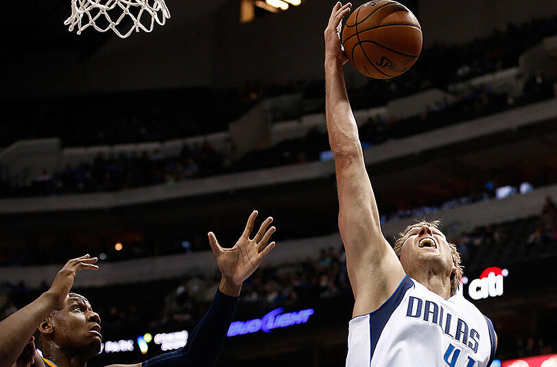 Mit Anführer Dirk Nowitzki gewannen die Dallas Mavericks ihr erstes Testspiel.