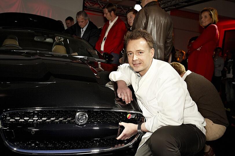 Beim exklusiven "Jaguar F-Type-Viewing" traf sich am Dienstag die Münchner Prominenz: Sehen Sie hier die besten Bilder.