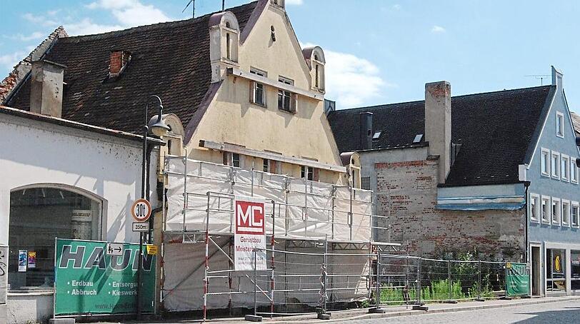 Das Haus Wagnergasse 2 steht noch, sackt aber weiter ab.