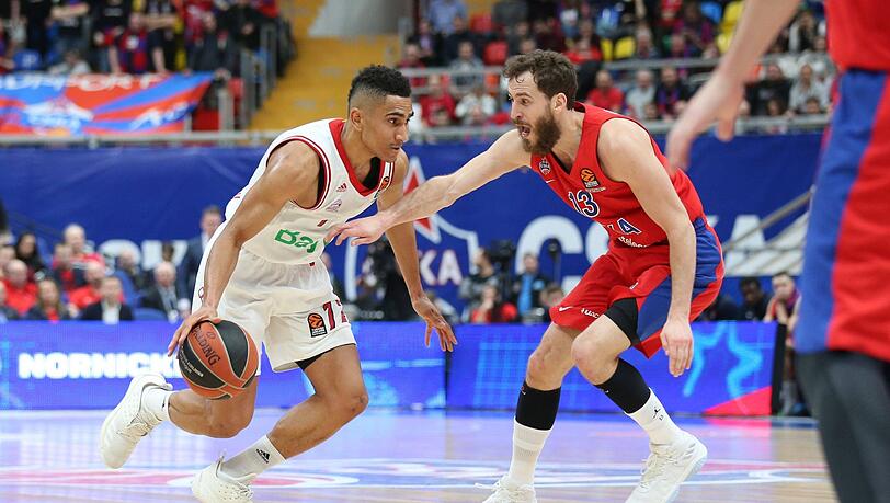 Der Münchner Marod Lo (links) im Duell gegen Sergio Rodriguez vom ZSKA Moskau. Der Münchner Marod Lo (links) im Duell gegen Sergio Rodriguez vom ZSKA Moskau.