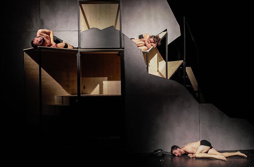 "Der Bau" nach Kafka im Volkstheater.