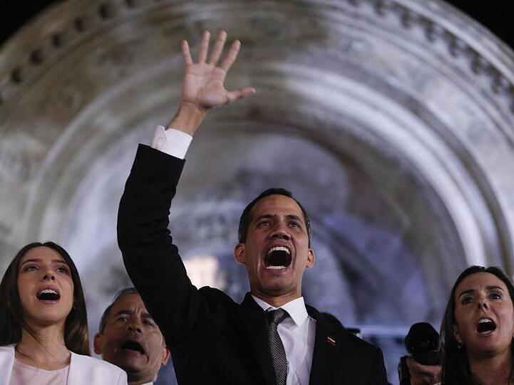 Juan Guaido, selbst ernannter Interimspräsident von Venezuela, bei einem Auftritt vor dem Außenministerium in Buenos Aires.
