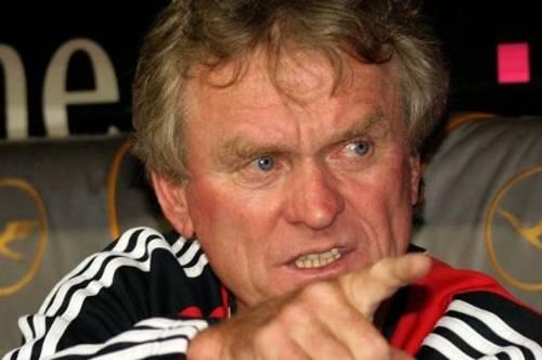 Fingerzeig des Sepp Maier: Der  Ex-Nationaltorwart hölt nicht viel vom Torwarttraining bei den Bayern.