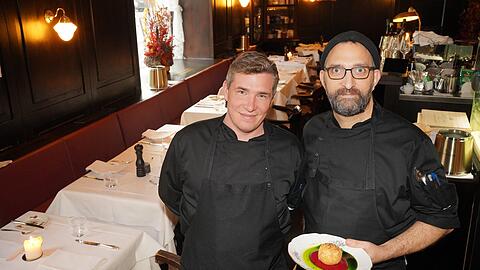 Georg Czaya (l.) und Ansgar Wölfel sind die neuen Köche in der Königsquelle.
