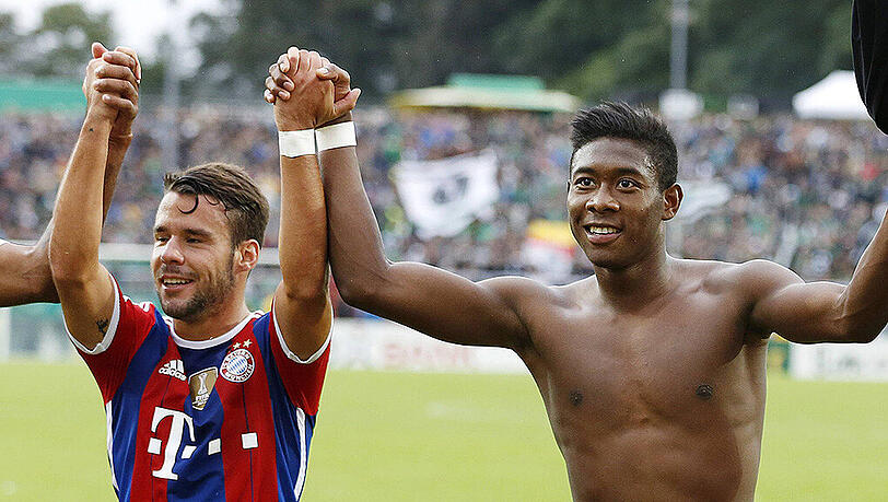 Juan Bernat (l) bewundert die Qualität der Bayern-Abwehr. Juan Bernat (l) bewundert die Qualität der Bayern-Abwehr.