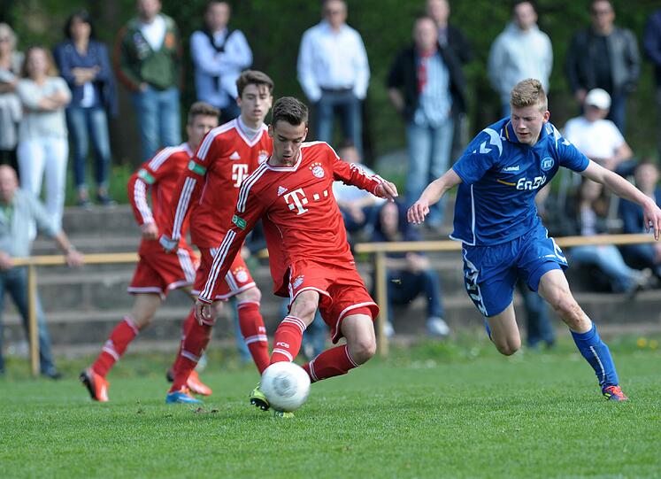 Im Rahmen des Qualifikationsturniers trifft auch Marco Hingerl auf die Slowakei (26. März, in Mannheim), Irland (28. März, in Sandhausen) und Tschechien (31. März, in Walldorf). Nur der Gruppensieger qualifiziert sich für die EM-Endrunde in Griechenland (6. bis 19. Juli 2015).