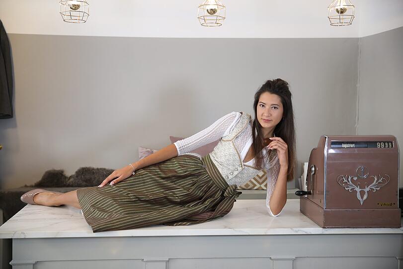 Die Bilder vom AZ-Fotoshooting mit Schöne-Münchnerin-Finalistin Nicole zum Durchklicken.