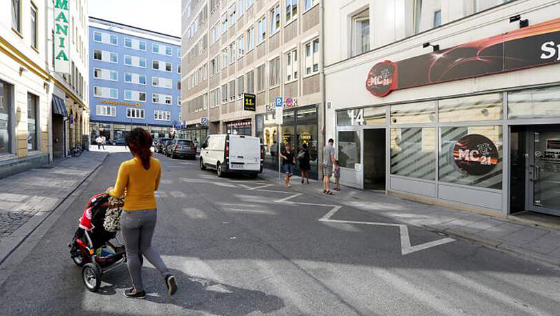 Der Unfallort in der Senefelder Straße. Der Unfallort in der Senefelder Straße.