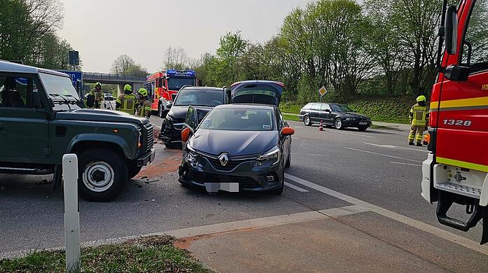 Autounfall auf der Staatsstraße 2071 bei Schäftlarn  an der A95. Die Kinder von Bayern-Star Harry Kane wurden leicht verletzt.