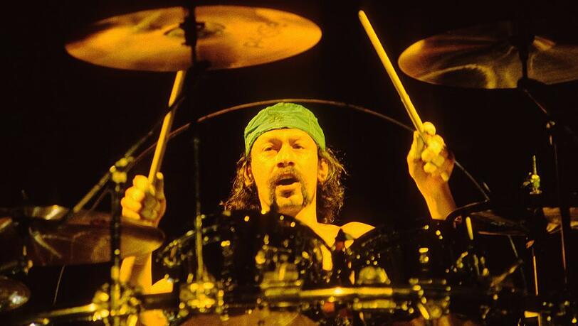 Alex Van Halen durfte sich über eine ganz besondere Ehrung freuen. Alex Van Halen durfte sich über eine ganz besondere Ehrung freuen.
