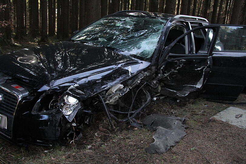 Crash bei Palling: Betrunkener Fahrer kracht in den Gegenverkehr