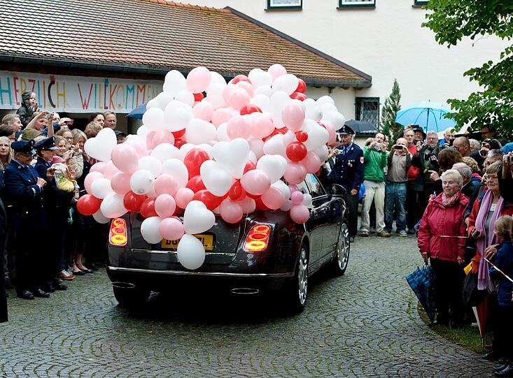 Sehen Sie hier weitere Bilder von der Hochzeit von Prinzessin Maria Theresia in Tutzing.