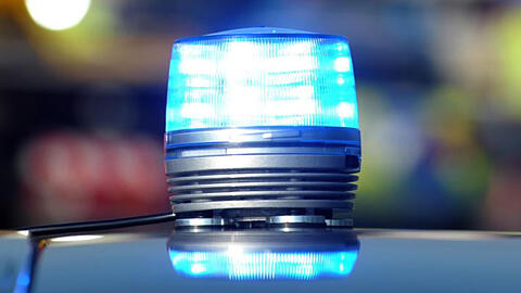 Der 18-Jährige krachte in eine Zivilstreife der Münchner Polizei (Symbolbild).
