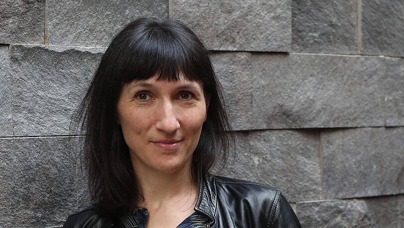 Catherine Meurisse war bis 2016 der einzige weibliche Zeichner bei Charlie Hebdo und wurde 2020 als erster Comickünstler in die Académie des Beaux-Arts aufgenommen. Catherine Meurisse war bis 2016 der einzige weibliche Zeichner bei Charlie Hebdo und wurde 2020 als erster Comickünstler in die Académie des Beaux-Arts aufgenommen.