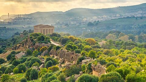Eher eine Location f&uuml;r eine kulturellen Urlaub? In einer solchen Umgebung findet das neue Aura-Festival auf Sizilien statt. Hier gibt es Techno zwischen antiken Bauwerken.