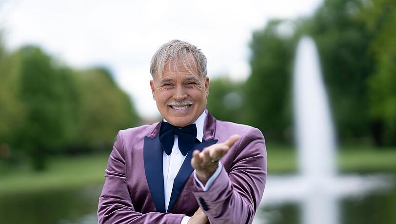 Nach fünf Jahren Pause kehrt Frank "Froonck" Matthée mit "Duell der Hochzeitsprofis" ins Fernsehen zurück. Nach fünf Jahren Pause kehrt Frank "Froonck" Matthée mit "Duell der Hochzeitsprofis" ins Fernsehen zurück.