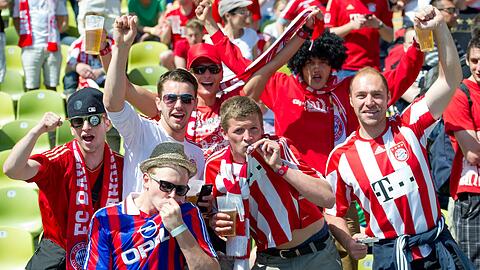 Altes Stadion, alte Spieler, da kommen Erinnerungen an die guten Tage auf: Die Fans freuen sich auf das Spiel der Legenden.