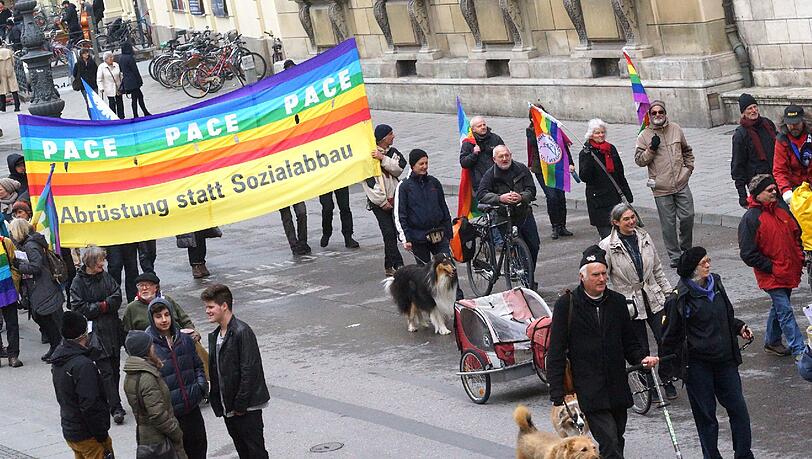 Ostermarsch durch München - die Bilder. Ostermarsch durch München - die Bilder.
