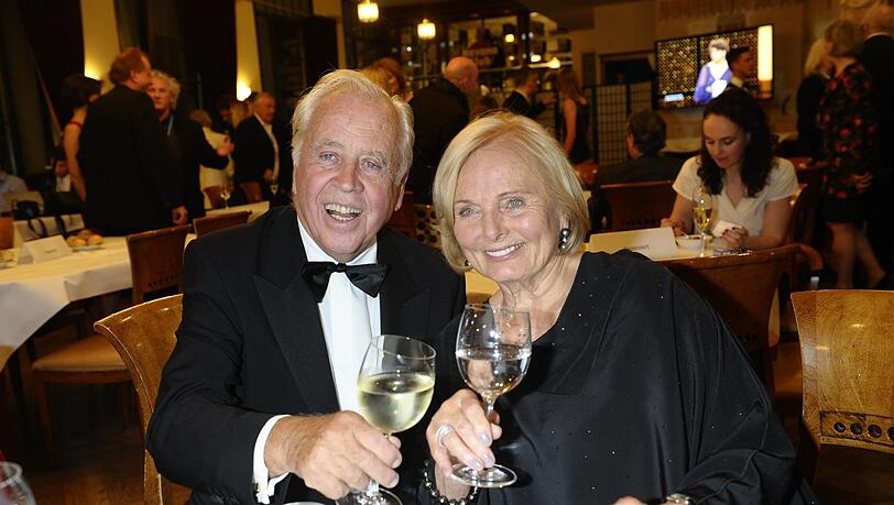 Ruth Maria Kubitschek mit ihrem Lebensgefährten Wolfgang Rademann. Ruth Maria Kubitschek mit ihrem Lebensgefährten Wolfgang Rademann.