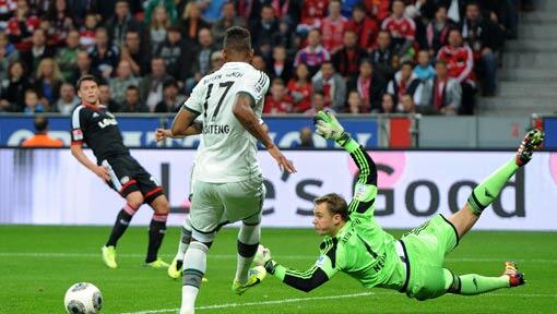 Pariert zur Seite: Manuel Neuer.